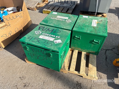 Quantity of (3) Boxes of Greenlee 13934 Curvadora de Tubos