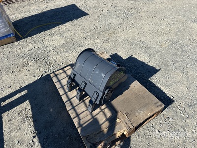 16 in Digging Godet d'excavatrice (Unused)