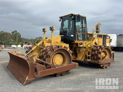 2003 Cat 825G Soil Compactor