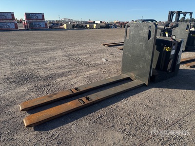 2011 Barrett SPXT2W3G60BV 6000 lb Electric Transpalette