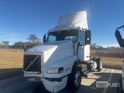 2016 Volvo VNM42T 4x2 S/A Day Cab Truck Tractor (Inoperable)