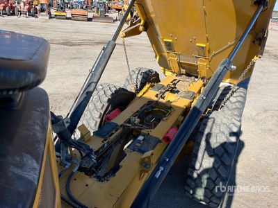 2022 Cat 730 Kiepwagen met knikbesturing