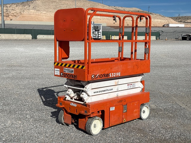 2018 Snorkel S3219E Scissor Lift