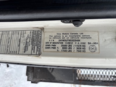 2013 Hino 268 4x2 شاحنة لرفع ووضع الحاويات