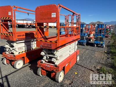 2017 Snorkel S3226E Ascenseur à ciseaux