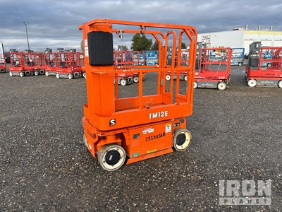 2017 Snorkel TM12E Elevador vertical