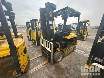 2017 Yale ERC050VG 4-Wheel Sit Down 4700 lb Electric Forklift (Inoperable)