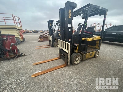 2017 Yale ERC050VG 4-Wheel Sit Down 4800 lb Electric Forklift (Inoperable)