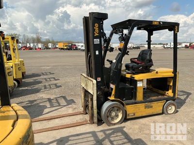 2016 Yale ERC050VG 4-Wheel Sit Down 6650 lb Chariot Élévateur Électrique (Inoperable)