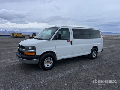 2015 Chevrolet Express 11 Passenger Van