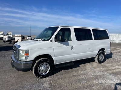 2013 Ford E-350 11 Furgoneta de pasajeros