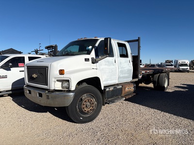 2007 Chevrolet C6500 4x2 Crew Cab Camion à Plateau