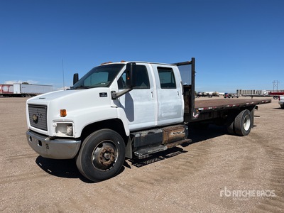 2007 Chevrolet C6500 4x2 Crew Cab Flatbed Truck