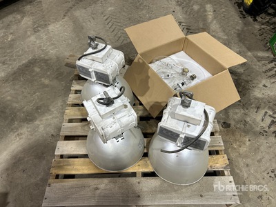 Quantity of (3) Lithonia Lighting High Bay Lights Varios, tienda, almacen, consumidor