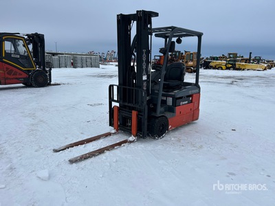 2016 Toyota 8FBEH18U 2450 lb شاحنة رفع كهربائية