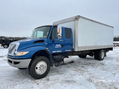 2009 International 4400 DuraStar 4x2 Crew Cab Camion fourgon