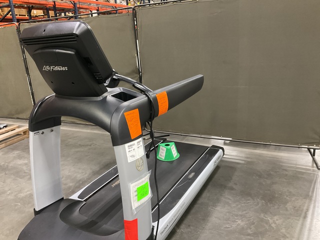 Life Fitness FlexDeck Treadmill Life Fitness FlexDeck Treadmill