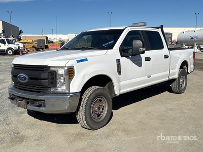 2018 Ford F-250 4x4 Crew Cab بيك اب
