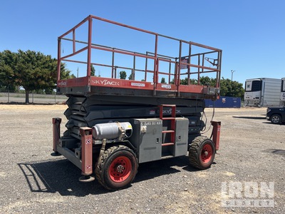 2016 Skyjack SJ8841RT Dual Fuel 4x4 Scissor Lift (Inoperable)