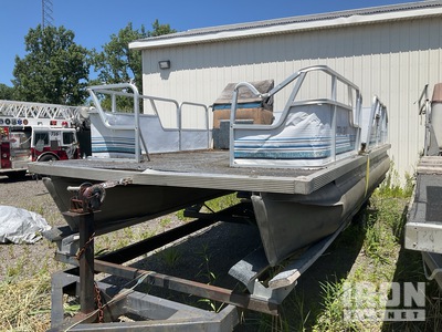 1994 Sea Hunt 20 ft Pontoon Boat w/ Trailer