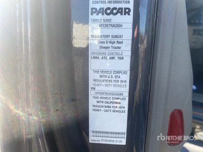 2019 Peterbilt 579 6x4 Cabeza Tractora Cabina Dormitorio