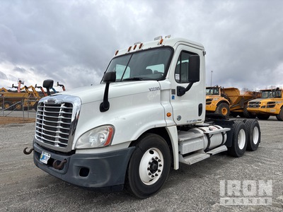 2011 Freightliner Cascadia 125 6x4 T/A Day Cab Truck Tractor