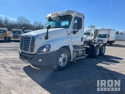 2014 Freightliner Cascadia 125 6x4 T/A Day Cab Truck Tractor