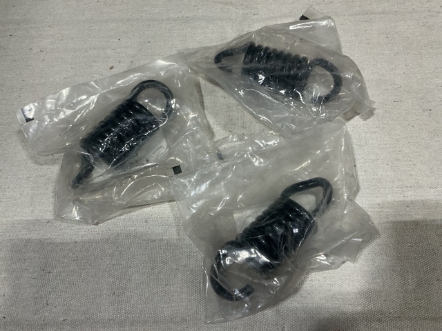 (46) Oshkosh 1355010 Extension Helical Springs