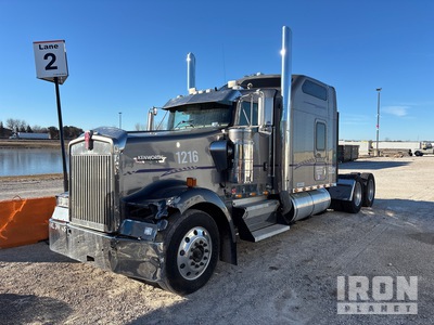 2005 (unverified) Kenworth W900 6x4 T/A Sleeper Truck Tractor