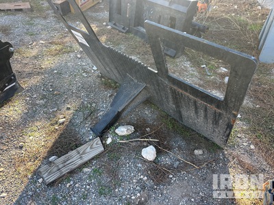 Acoplador de Remolque para Minicargadora