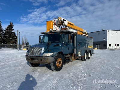 2004 Posi-Plus 500-50-RU 50 ft on 2005 International 4400 6x4 Extended Cab Camion nacelle