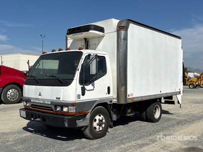 2004 Mitsubishi Fuso FE640 冷蔵トラック