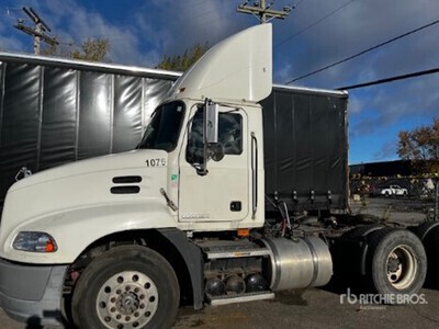 2009 Mack CXU613 T/A Day Cab Truck Tractor