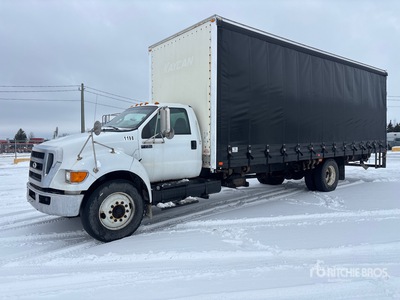 2012 Ford F-750 XL 4x2 Camion con lona