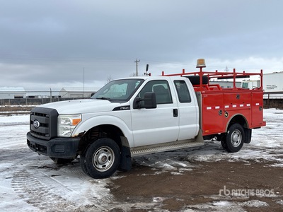 2011 Ford F-350 4x4 Extended Cab Service Truck