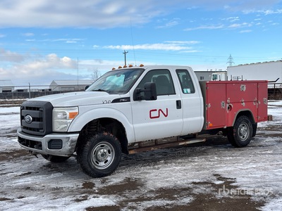 2011 Ford F-350 4x4 Extended Cab Service Truck