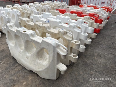 Quantity of (11) Trafix Water Filled Safety Barrière