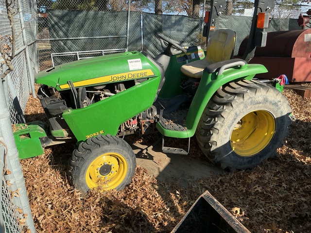 2015 John Deere 3032E 4WD Utility Tractor 2015 John Deere 3032E 4WD Utility Tractor