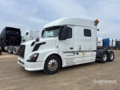 2015 Volvo VNL64T 6x4 3- Achs Sattelzugmaschine mit Schlafkabine