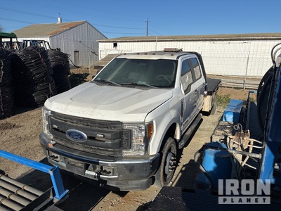 2017 Ford F-350 XL 4x4 Crew Cab Camion à Plateau