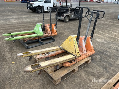Quantity of (3) 2500 kg Pallet Jack