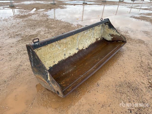 2300 mm Godet Bucket | Ritchie Bros. Auctioneers