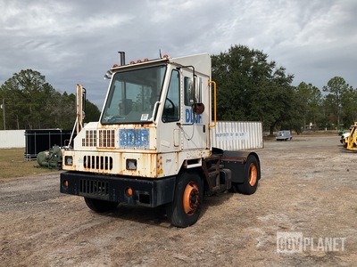 2003 Ottawa 30 Spotter Truck