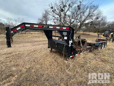 PJ Trailers 26 ft Tri/A Gooseneck Equipment Trailer