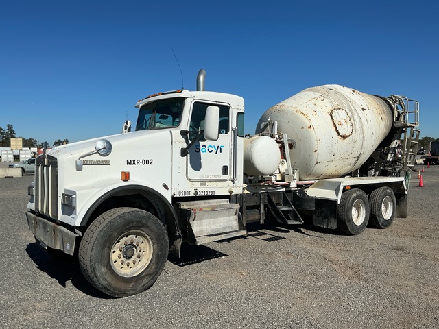 2008 Kenworth W900 6x4 Mixer Truck 2008 Kenworth W900 6x4 Mixer Truck