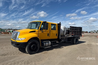 2016 International 4300 4x2 Camion de servicios