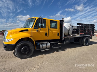 2016 International 4300 4x2 Flatbed Truck