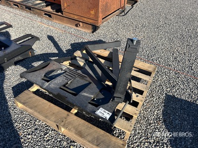 2025 Kit Containers MUFF-36-42 42 in Mini Skid Steer Forks (Unused)