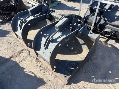 Solesbee's 72 in Skid Steer Grapple Bucket - Fits John Deere 325G