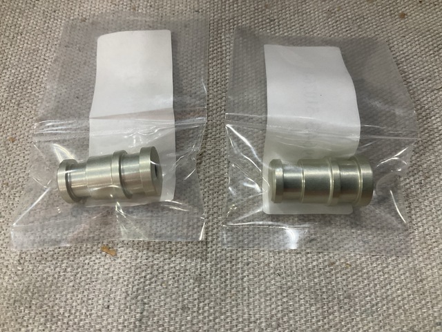 (5) Eaton 51076-1 Threaded Tube Fitting Plugs